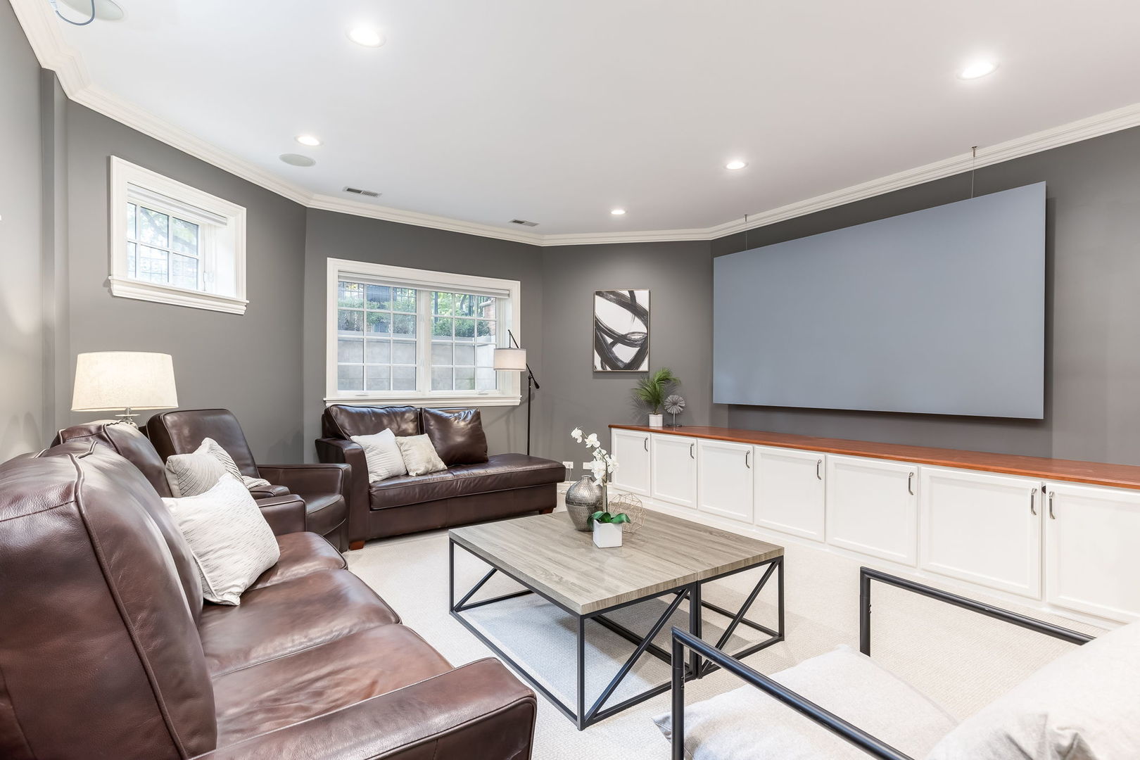 2320 W Charleston Street