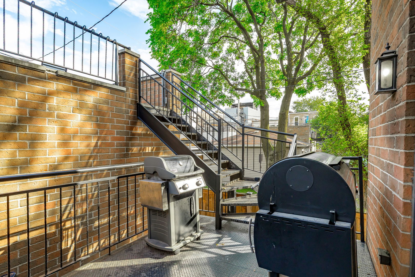 2320 W Charleston Street