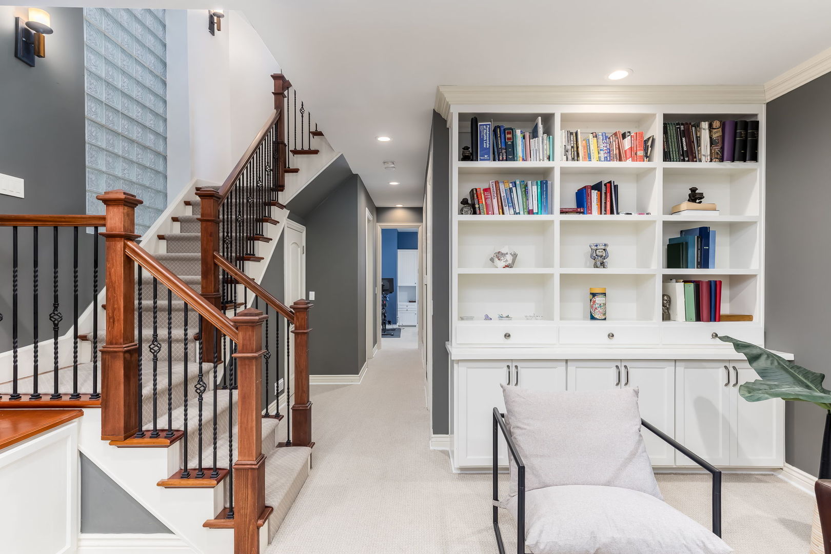 2320 W Charleston Street