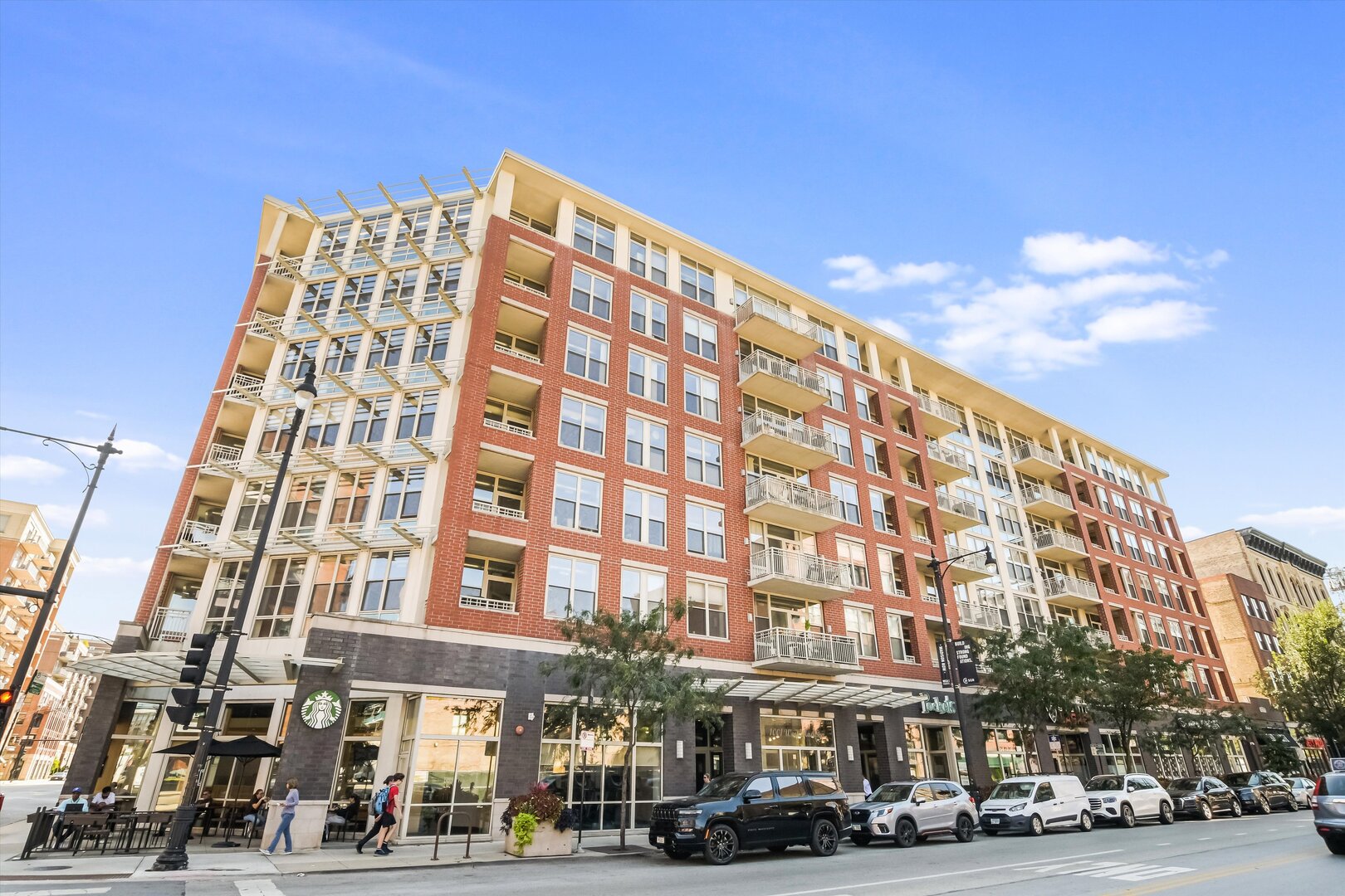 1001 W Madison Street Unit: 713