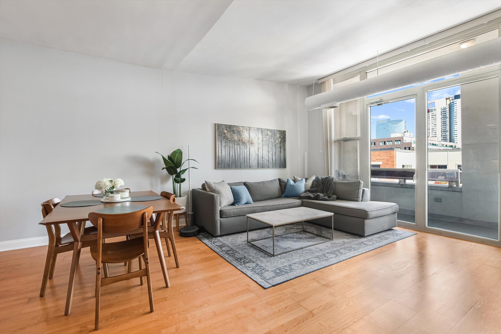 1001 W Madison Street Unit: 713