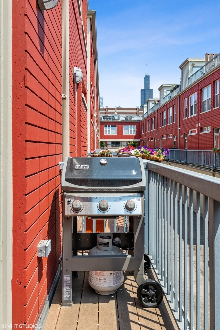 18 S Aberdeen Street Unit: 2
