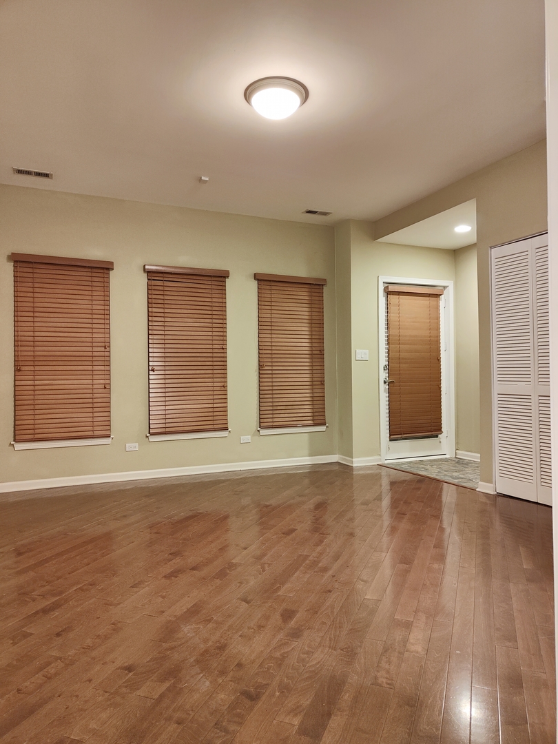 819 W Village Court
