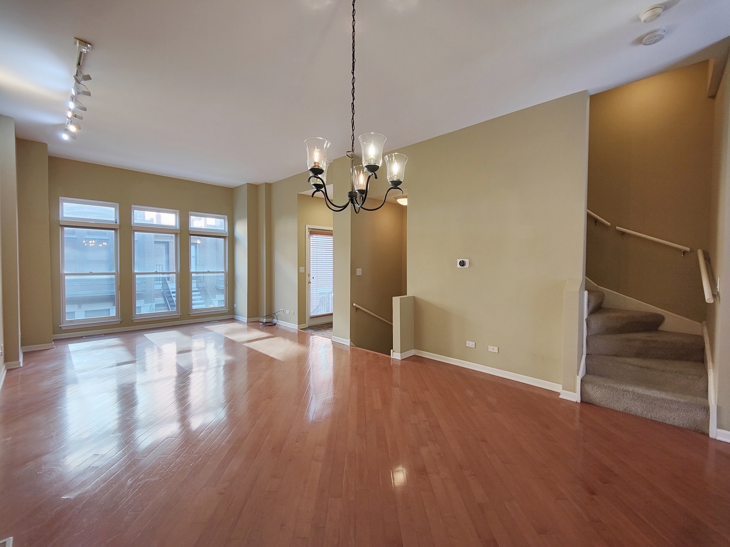 819 W Village Court
