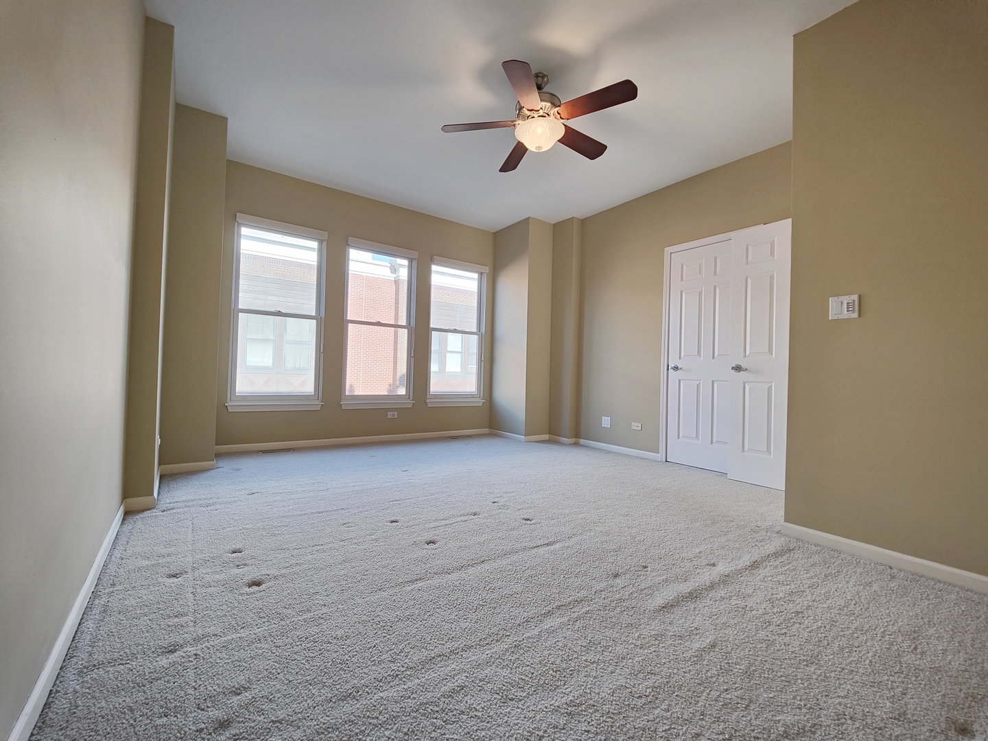 819 W Village Court