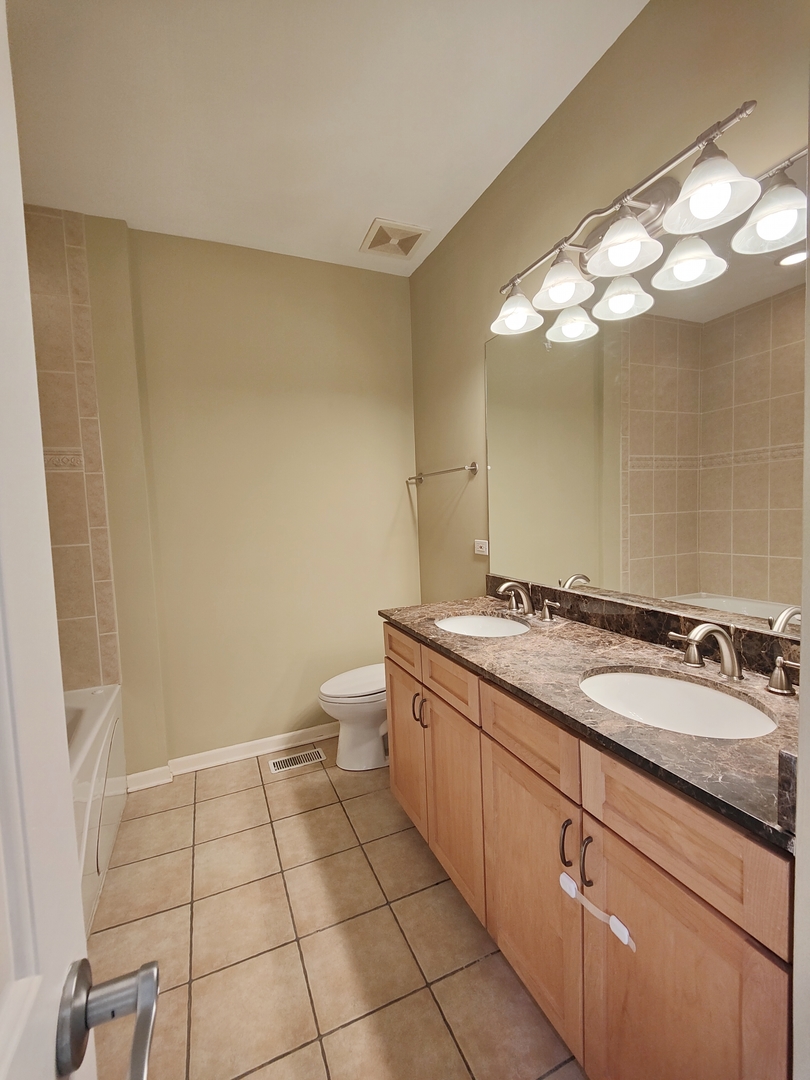 819 W Village Court