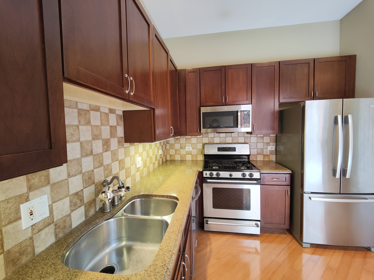 819 W Village Court