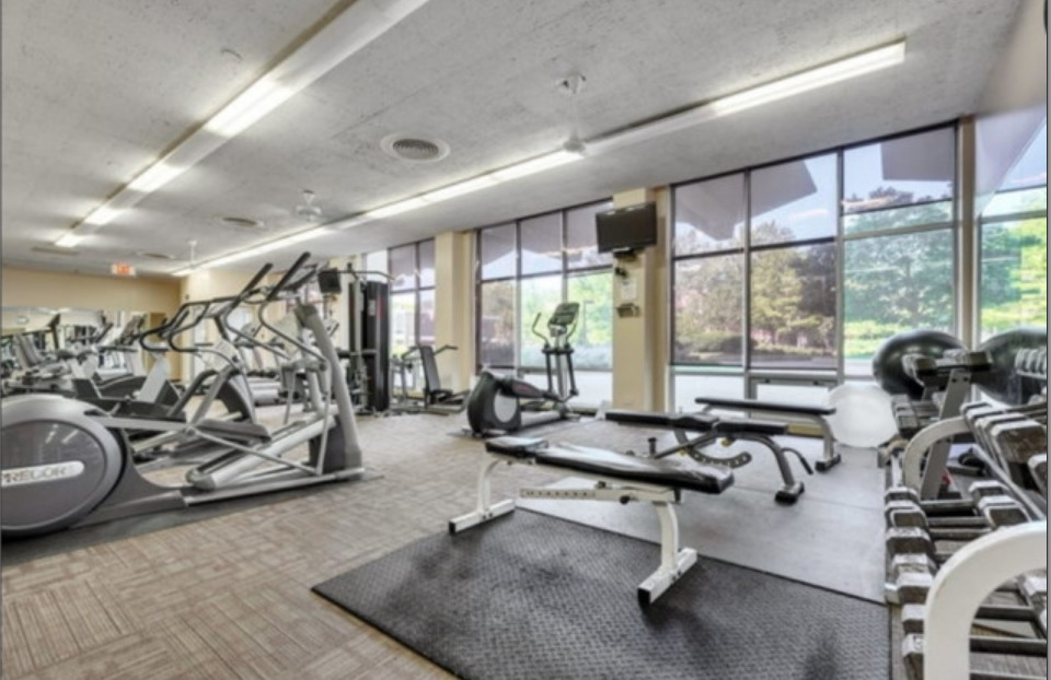 1455 N Sandburg Terrace Unit: 1501B