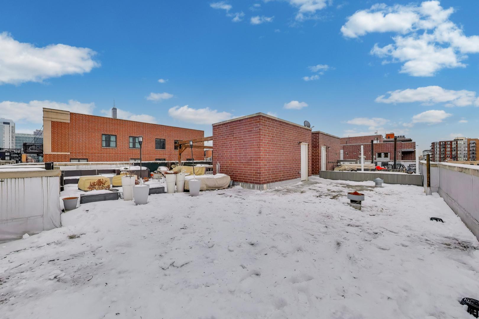 1169 W Madison Street Unit: 4W