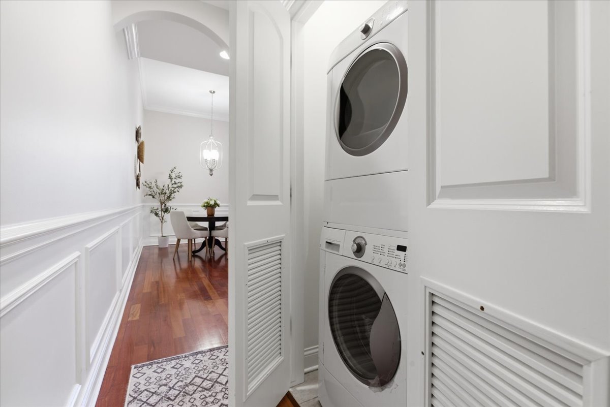 2249 W Irving Park Road Unit: 4