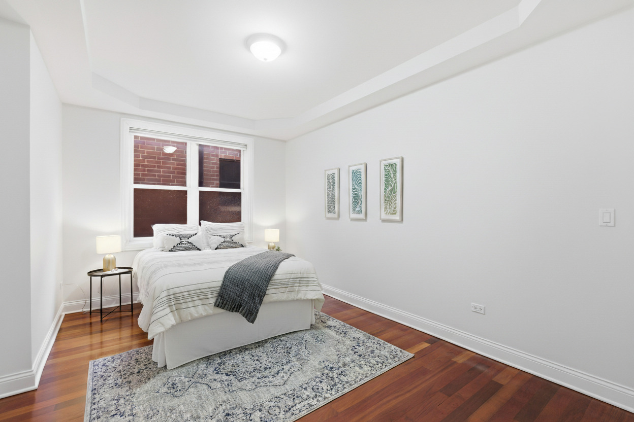 2249 W Irving Park Road Unit: 4