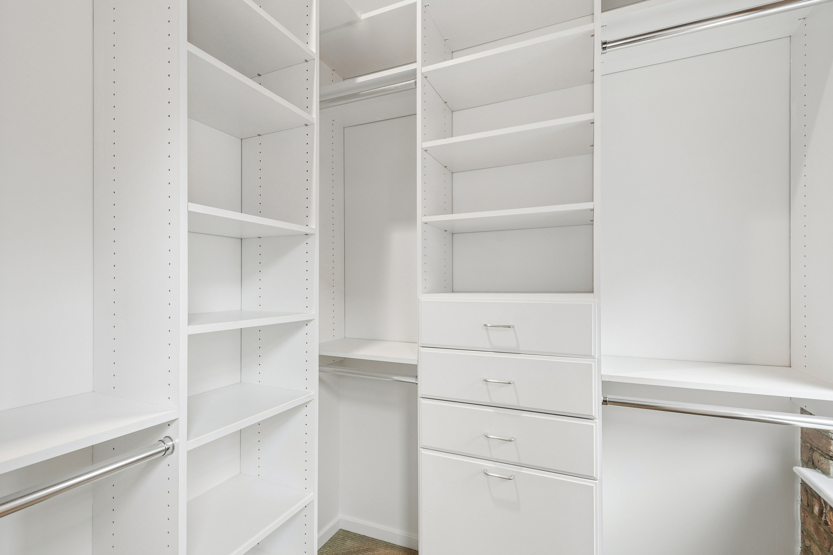 1040 W Adams Street Unit: 410