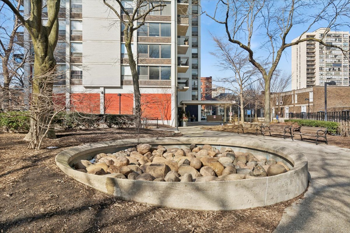 1460 N Sandburg Street Unit: 2904