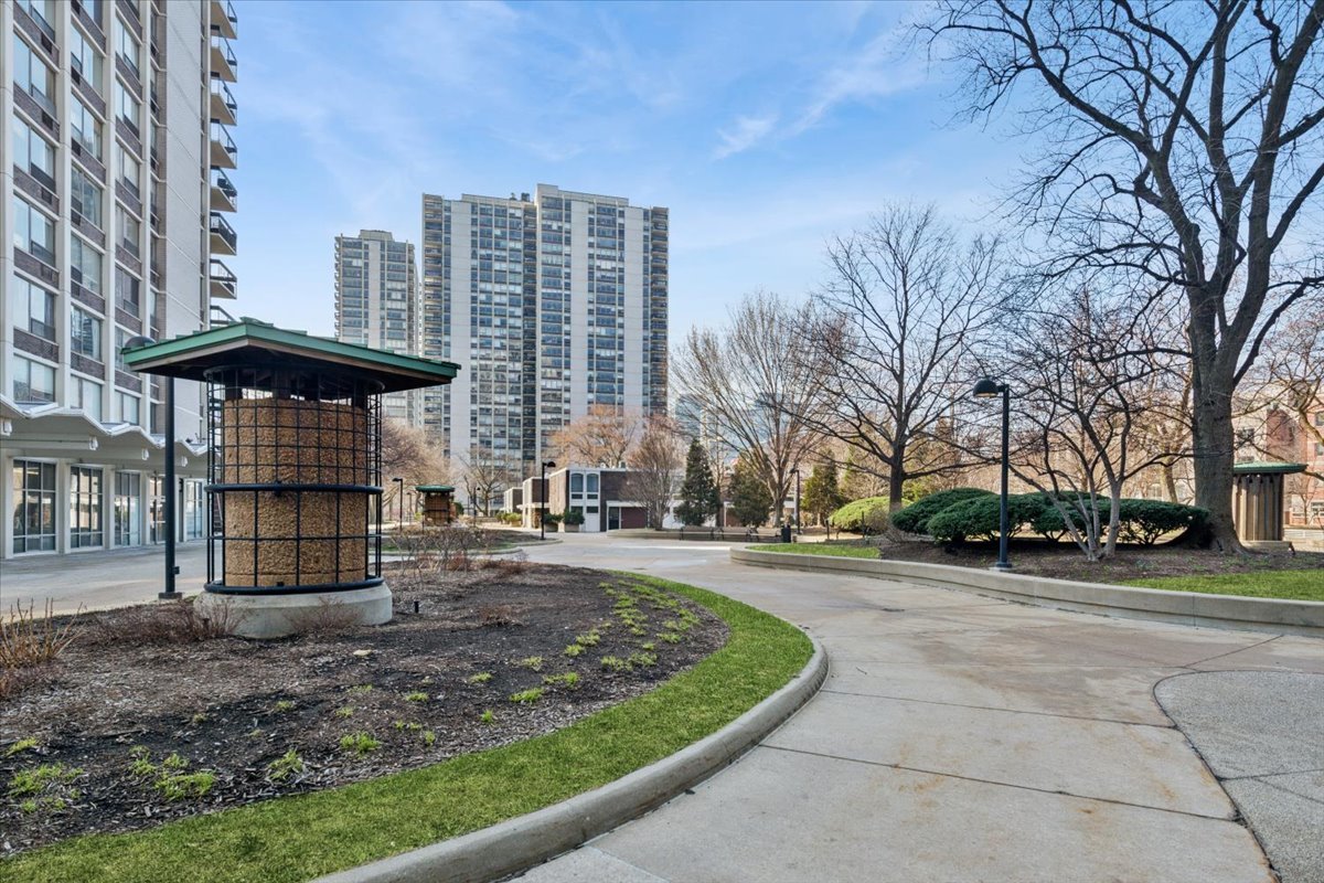 1460 N Sandburg Street Unit: 2904
