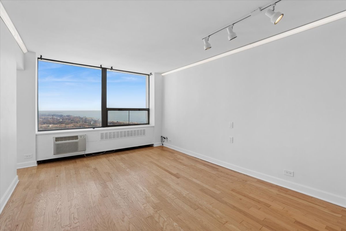 1460 N Sandburg Street Unit: 2904