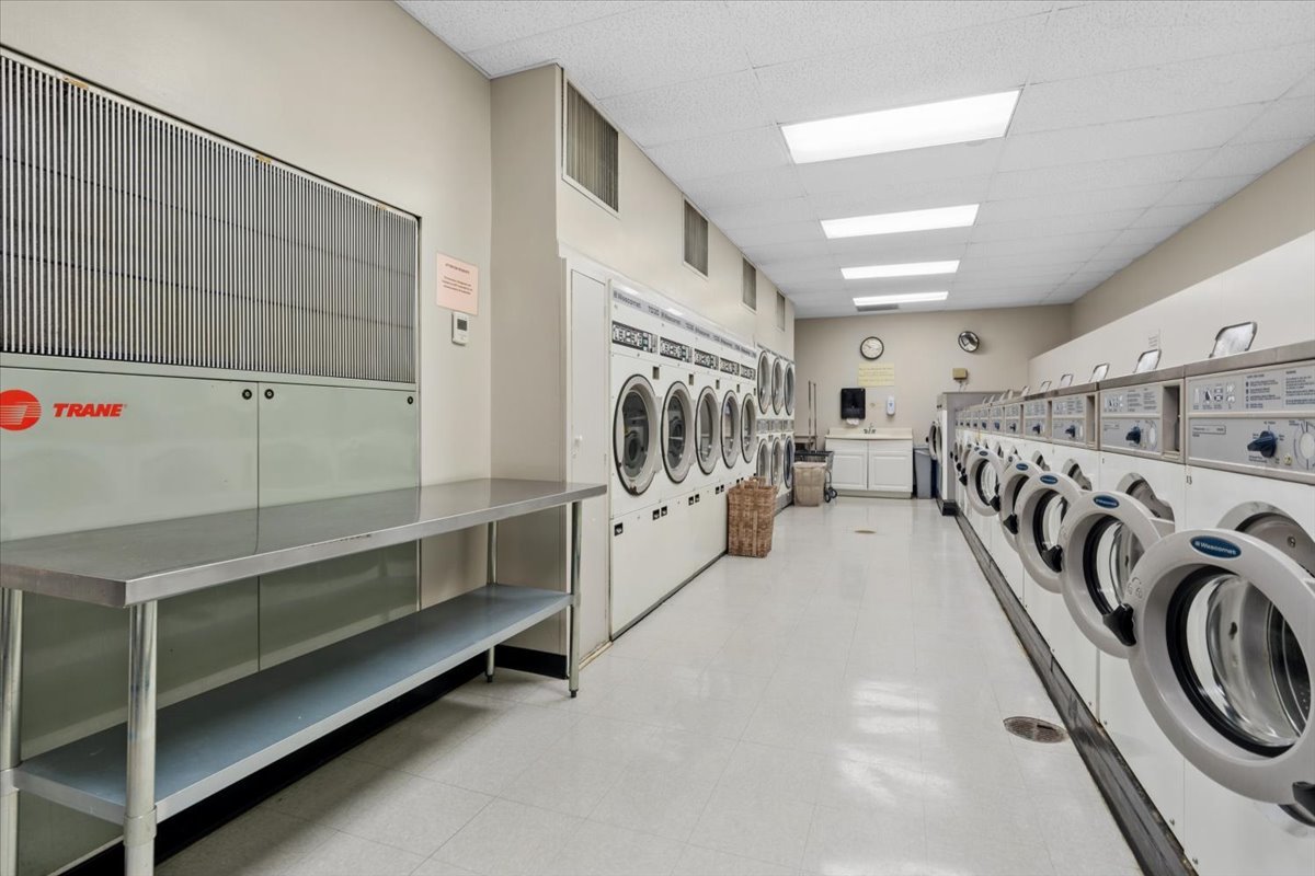 1460 N Sandburg Street Unit: 2904