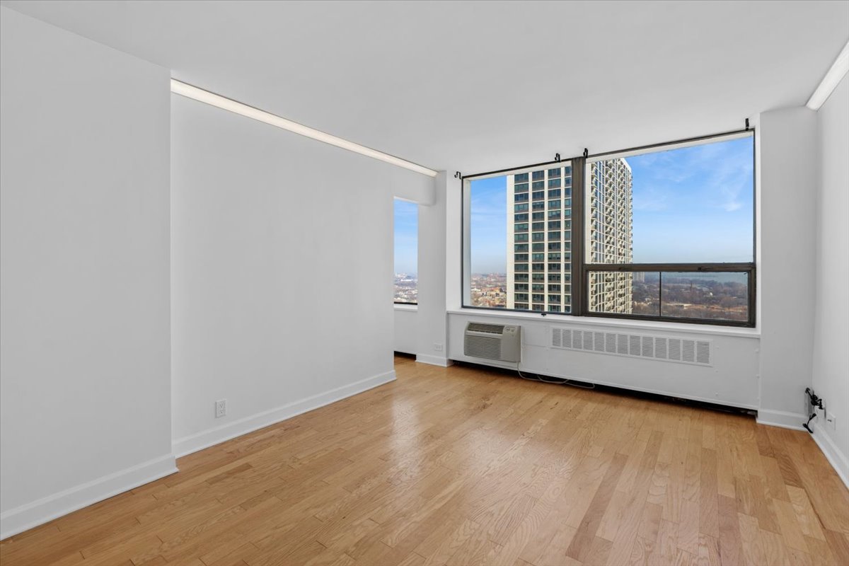 1460 N Sandburg Street Unit: 2904