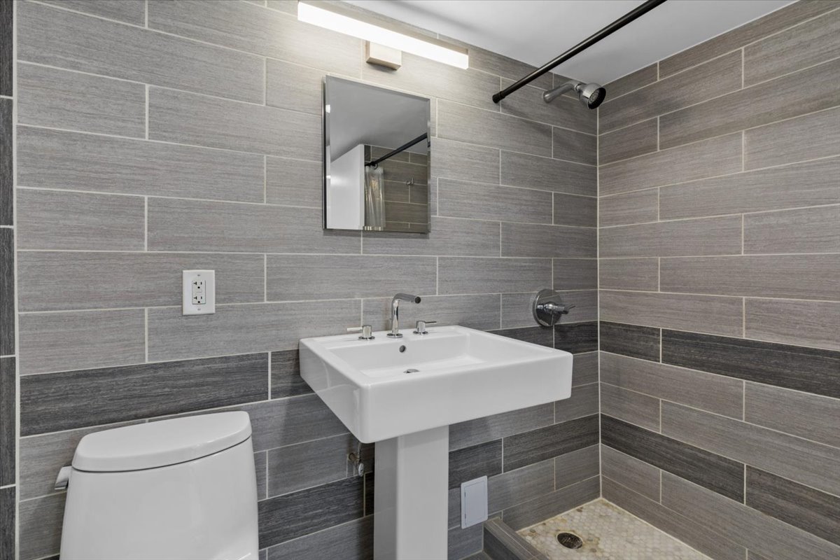 1460 N Sandburg Street Unit: 2904