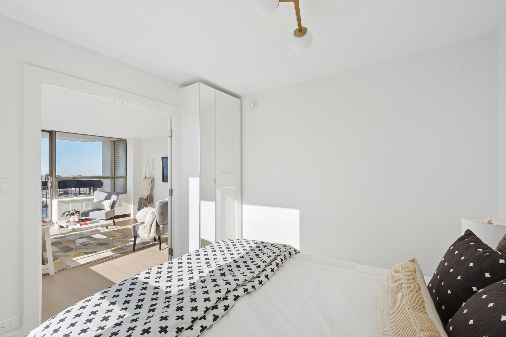 1455 N Sandburg Terrace Unit: 1501B