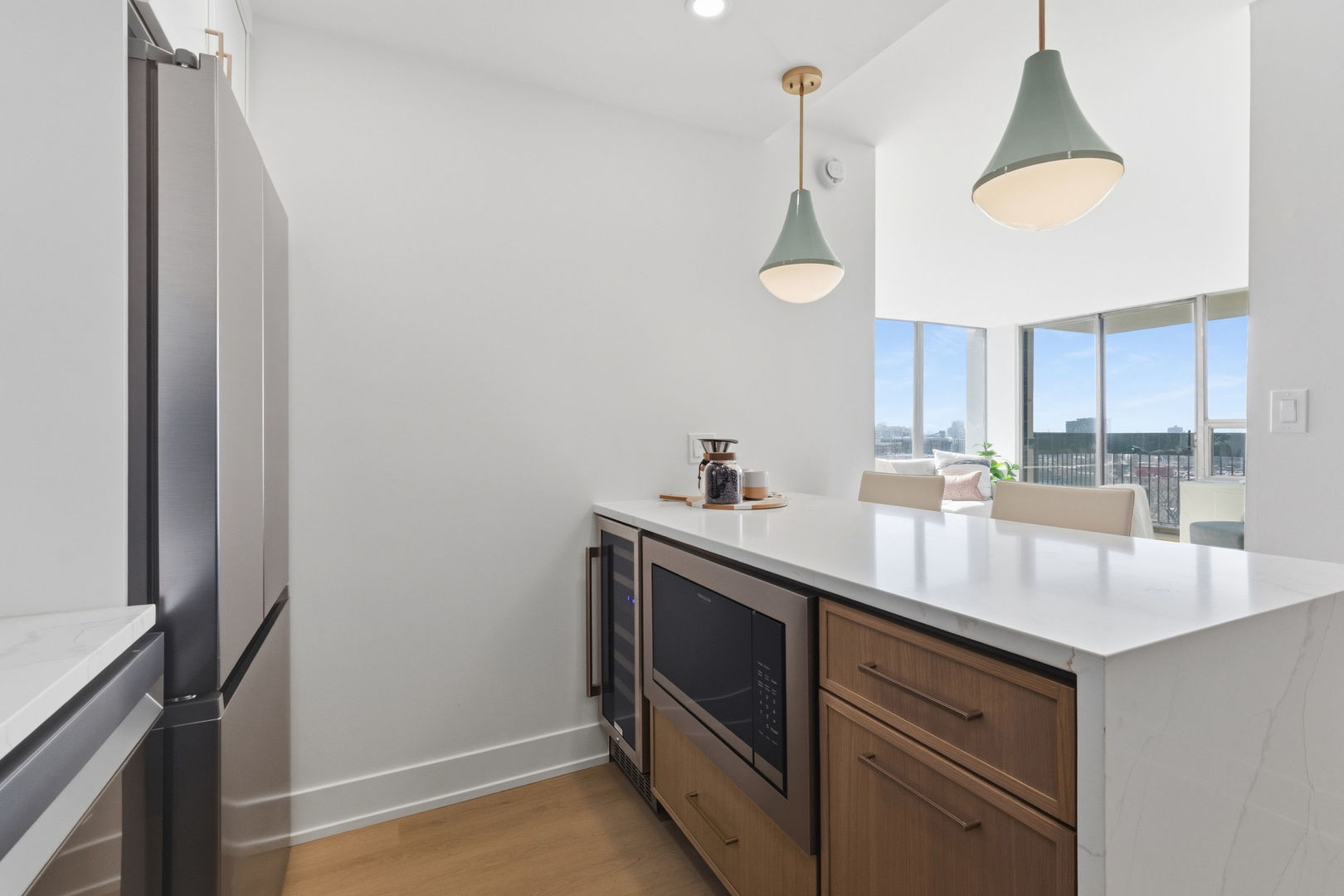 1455 N Sandburg Terrace Unit: 1501B