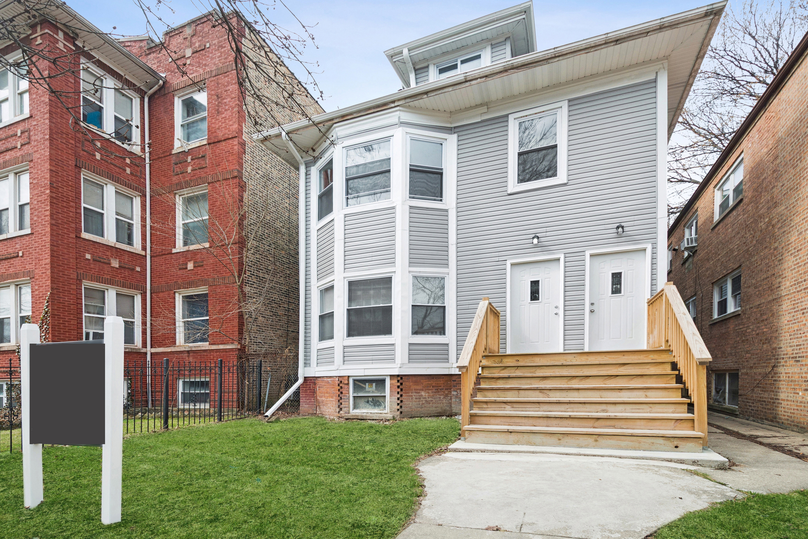 4918 N Spaulding Avenue Unit: 2