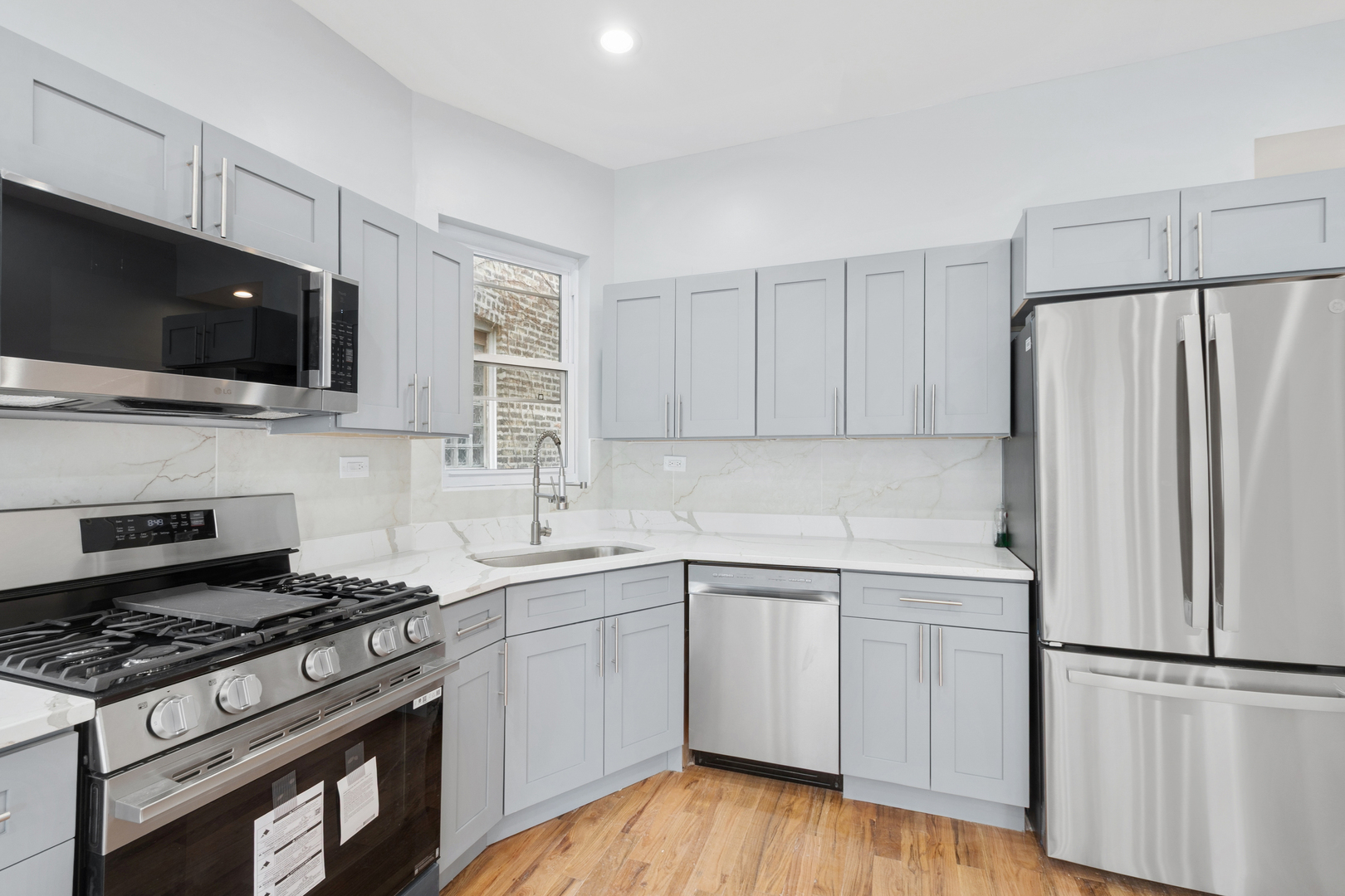 4918 N Spaulding Avenue Unit: 2