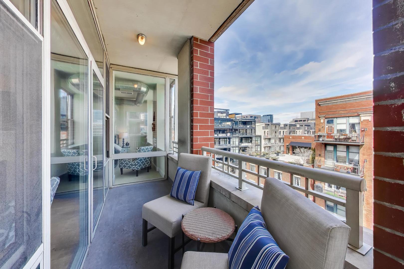 1001 W Madison Street Unit: 606