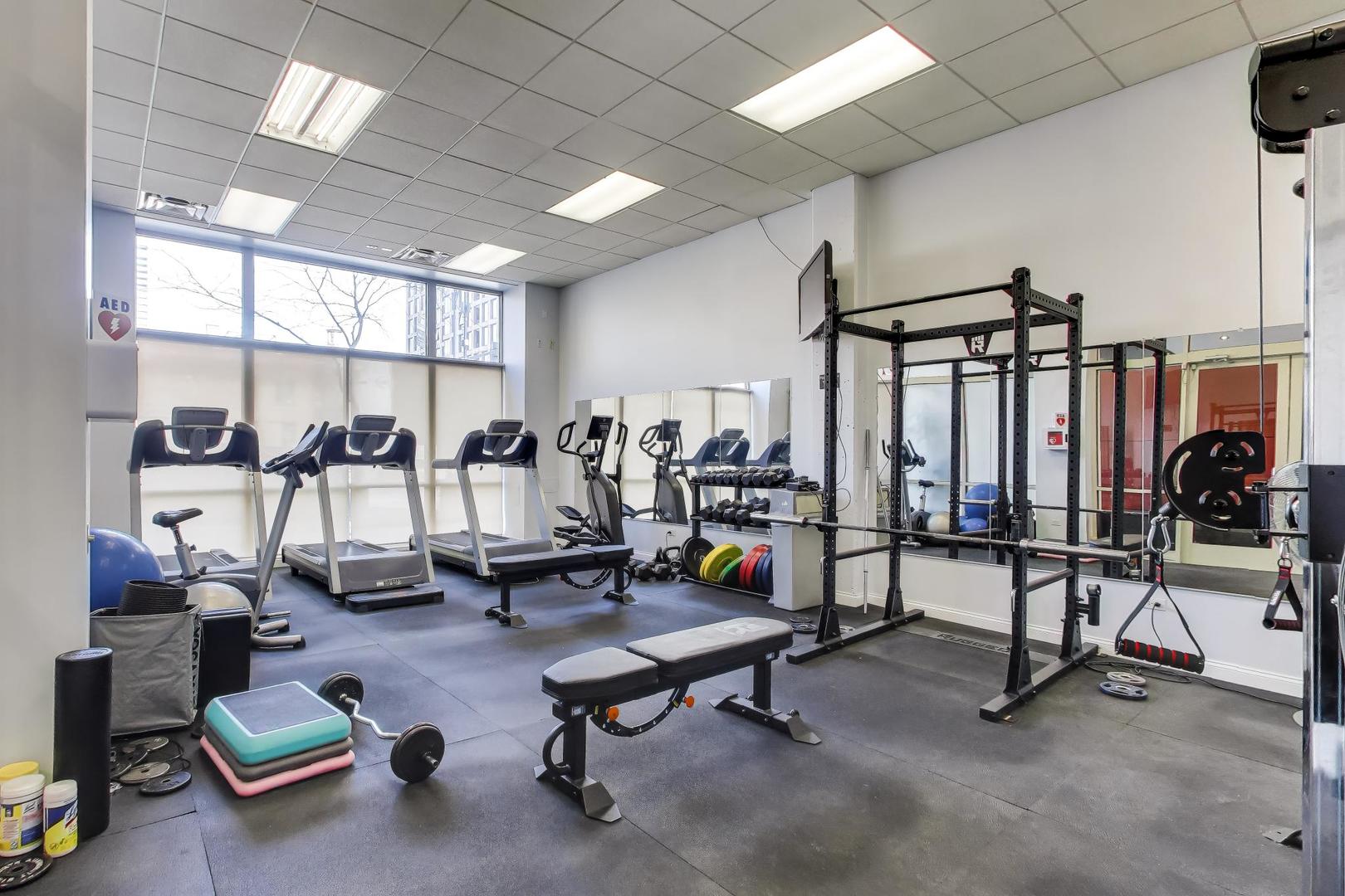 1001 W Madison Street Unit: 606