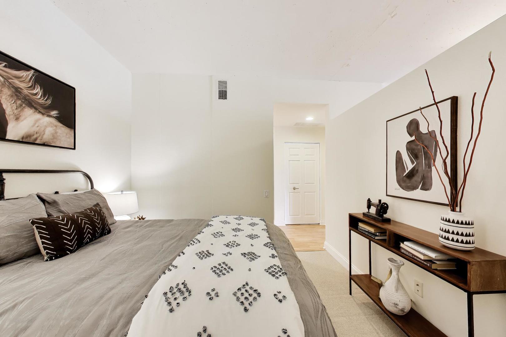 1001 W Madison Street Unit: 606