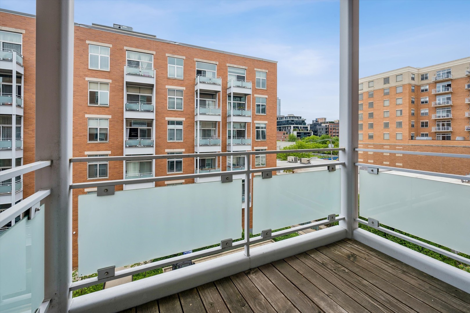 949 W Madison Street Unit: 406