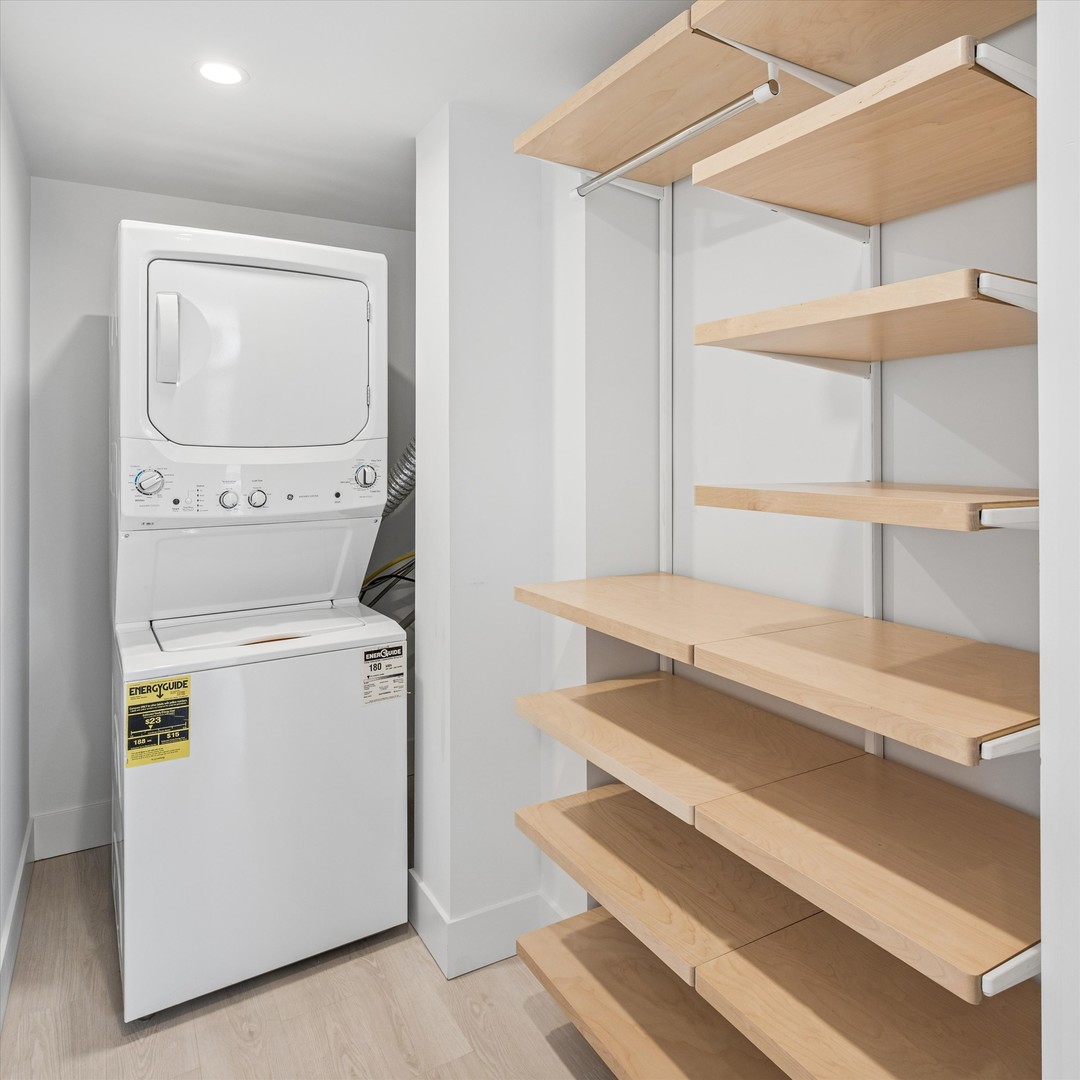 949 W Madison Street Unit: 406