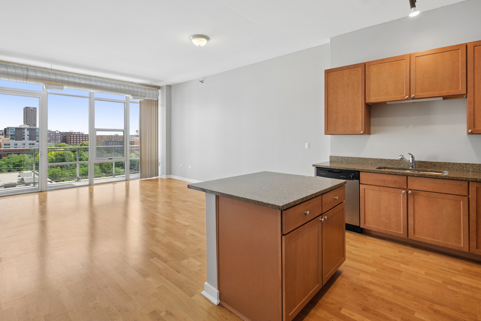 901 W Madison Street Unit: 601