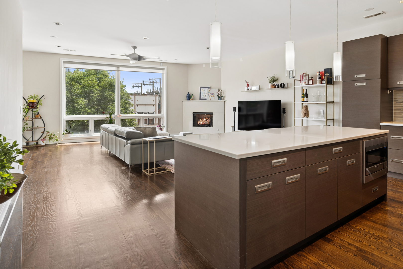 2136 W North Avenue Unit: 3W