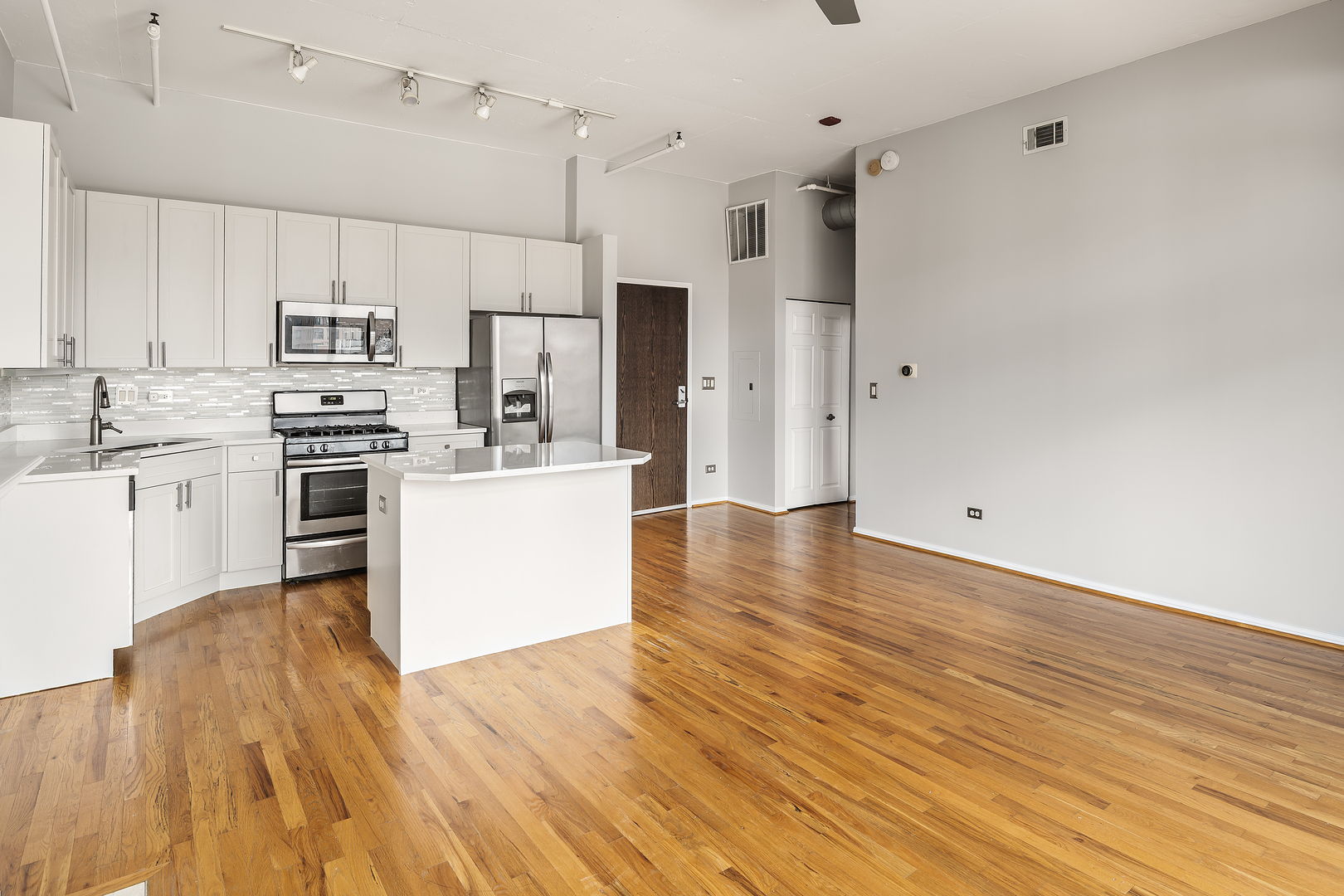 950 W MONROE Street Unit: 616