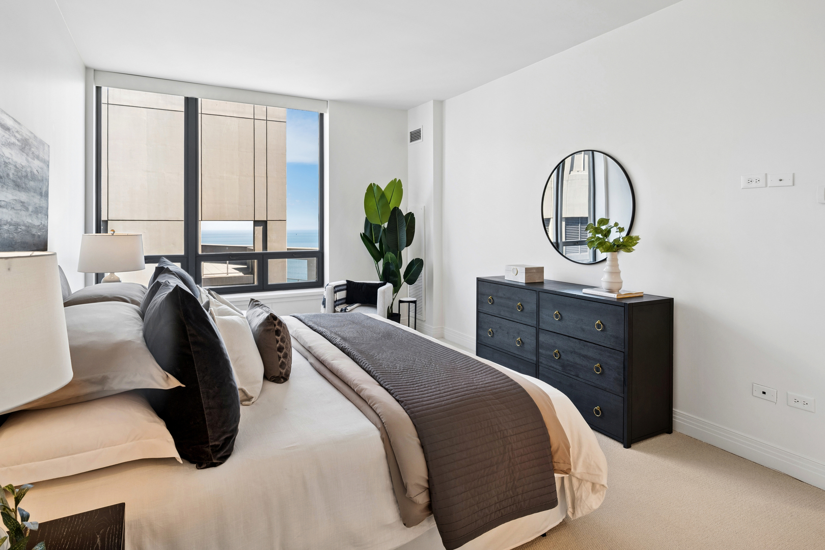 600 N Lake Shore Drive Unit: 4211