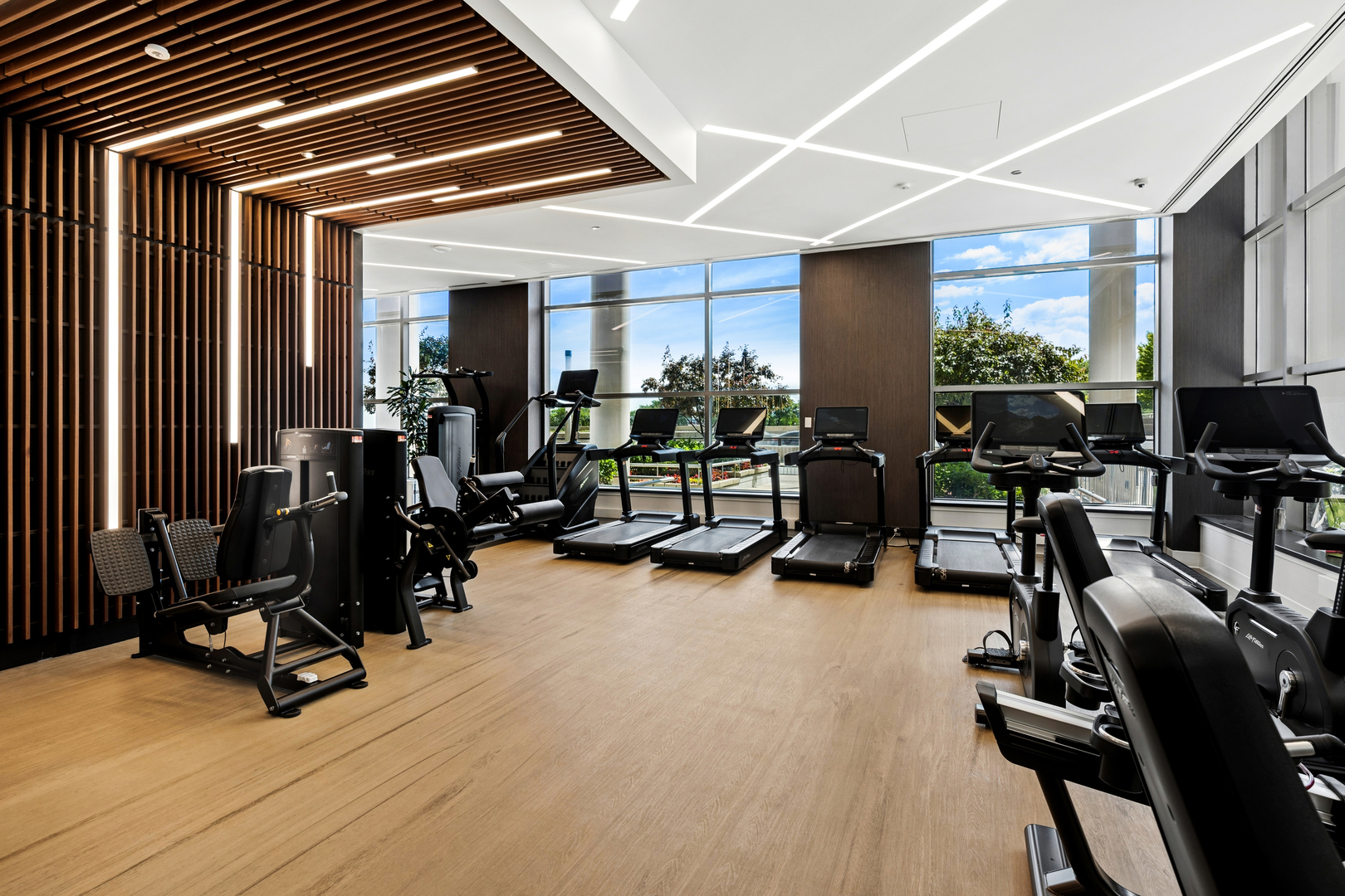 600 N Lake Shore Drive Unit: 4211