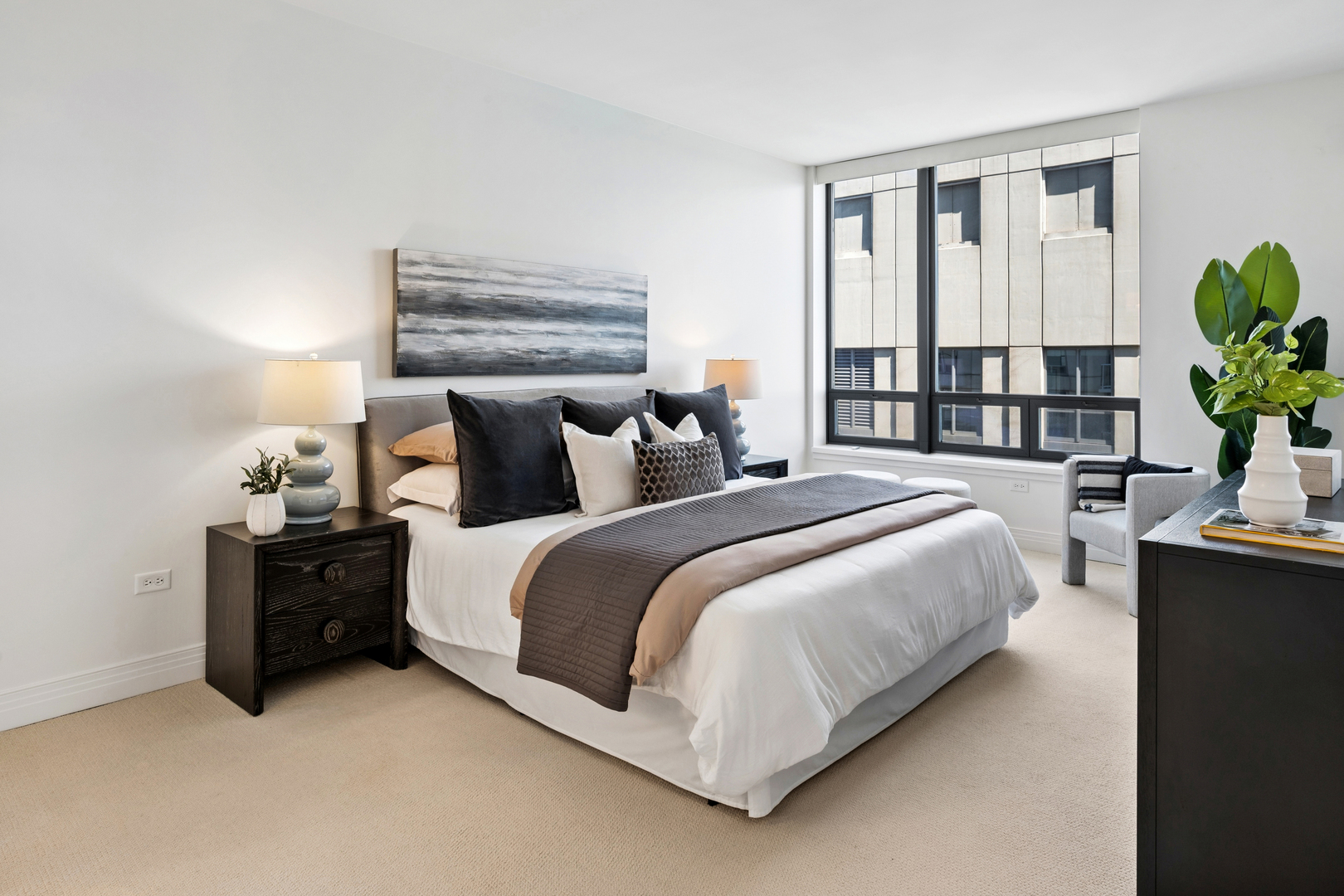 600 N Lake Shore Drive Unit: 4211