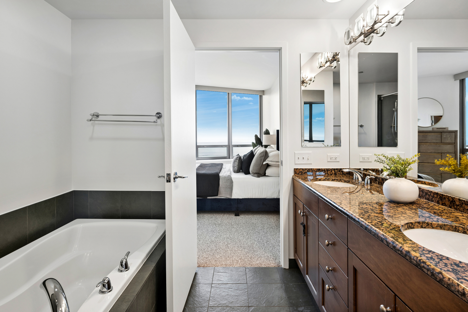 600 N Lake Shore Drive Unit: 4211