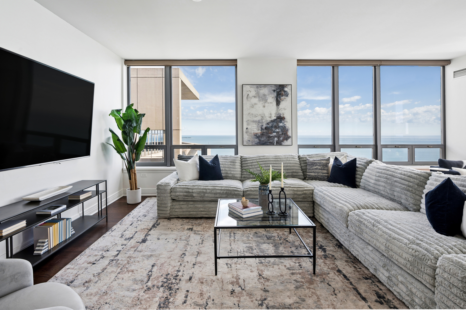 600 N Lake Shore Drive Unit: 4211