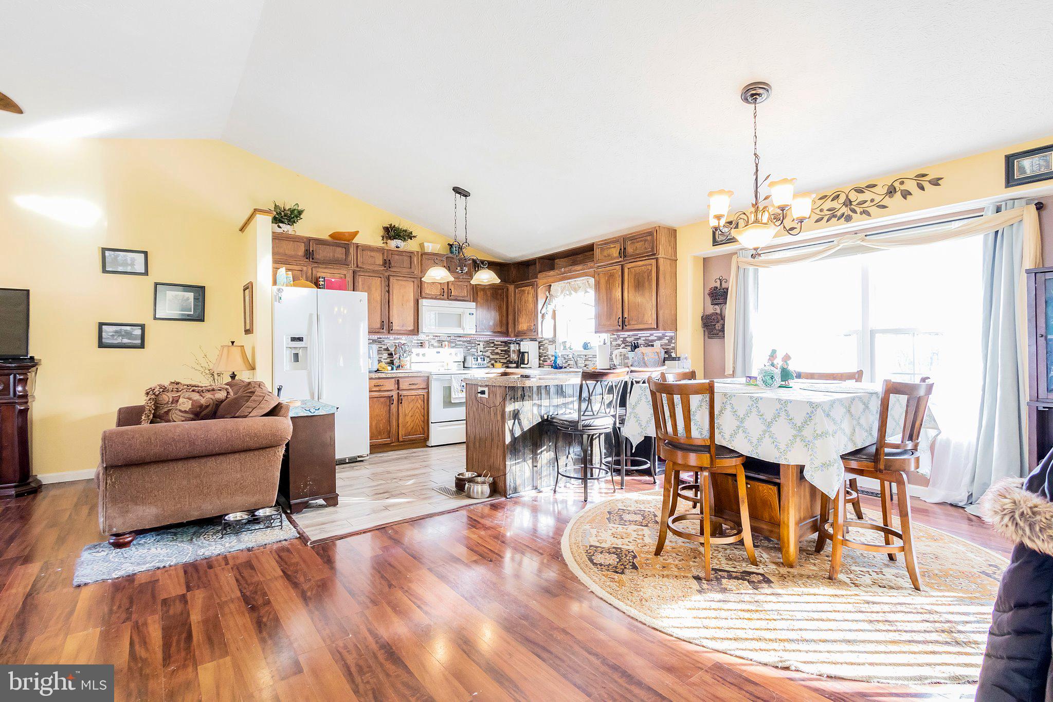 92 STRADA DRIVE EAST