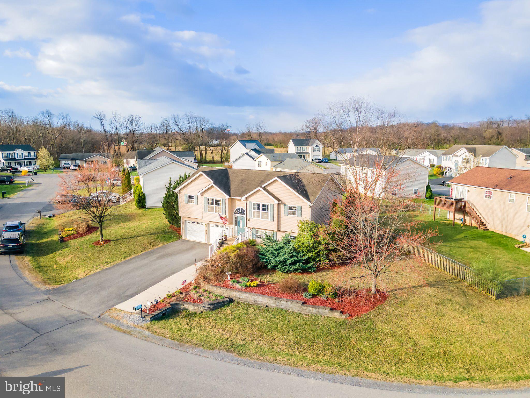 92 STRADA DRIVE EAST