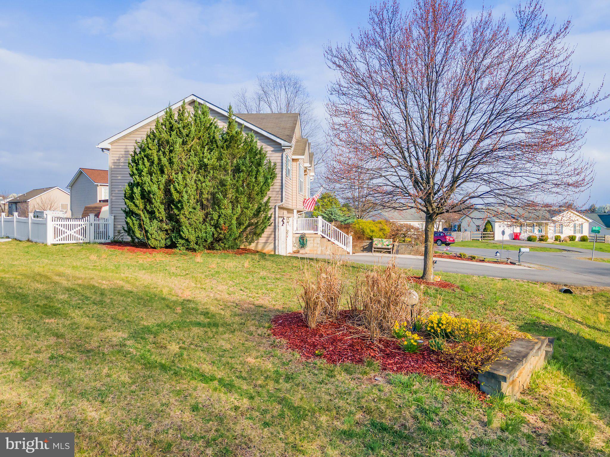 92 STRADA DRIVE EAST