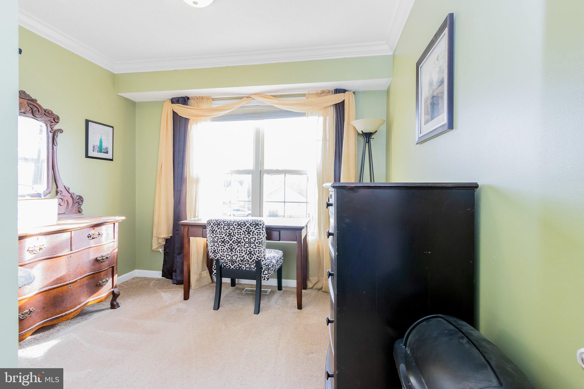 92 STRADA DRIVE EAST