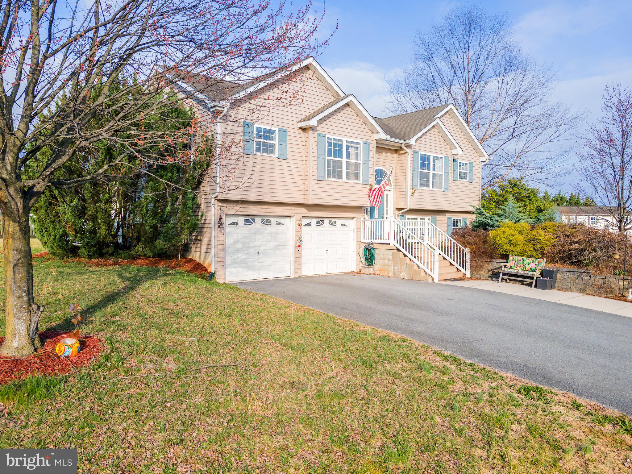 92 STRADA DRIVE EAST