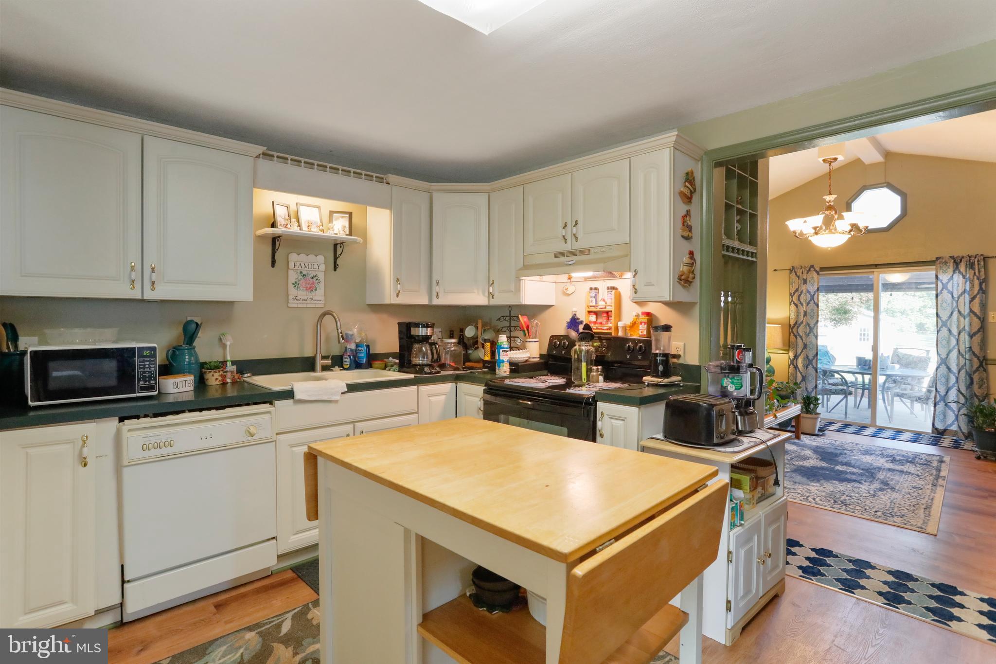 11366 WINCHESTER AVENUE