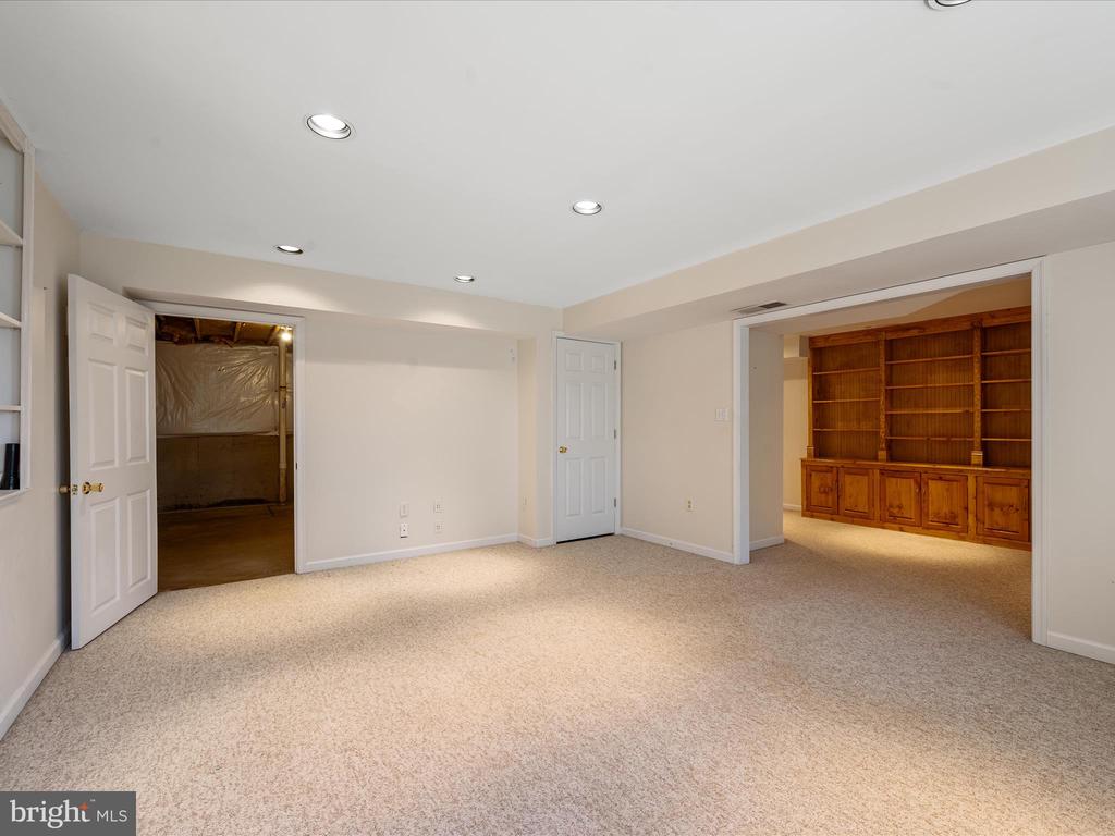 299 MCDONALD DRIVE