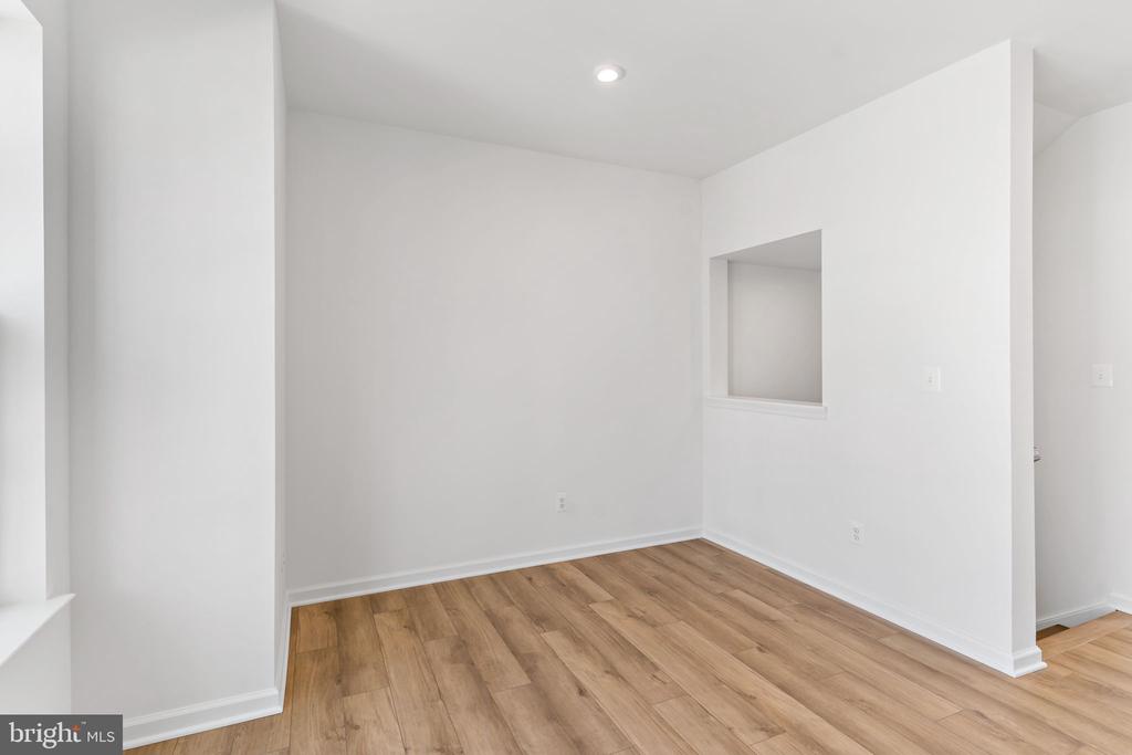 240 HUSKY TRAIL