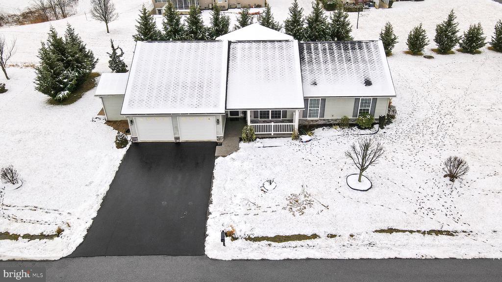222 BALMORAL LANE