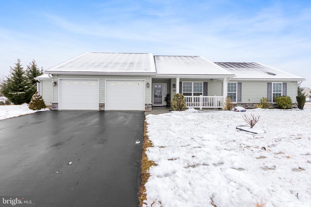 222 BALMORAL LANE