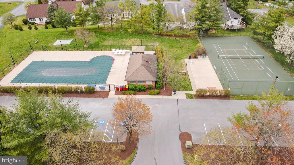 47 LOFTING LN